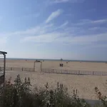 Apartment Near The Sea
